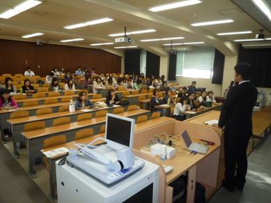 carrered_gudance20101015_clip_image002 講演中の佐藤講師