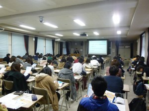 講演中の坂田講師　